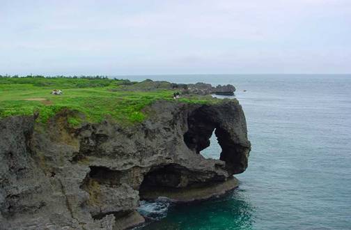 Okinawa_cliff.jpg